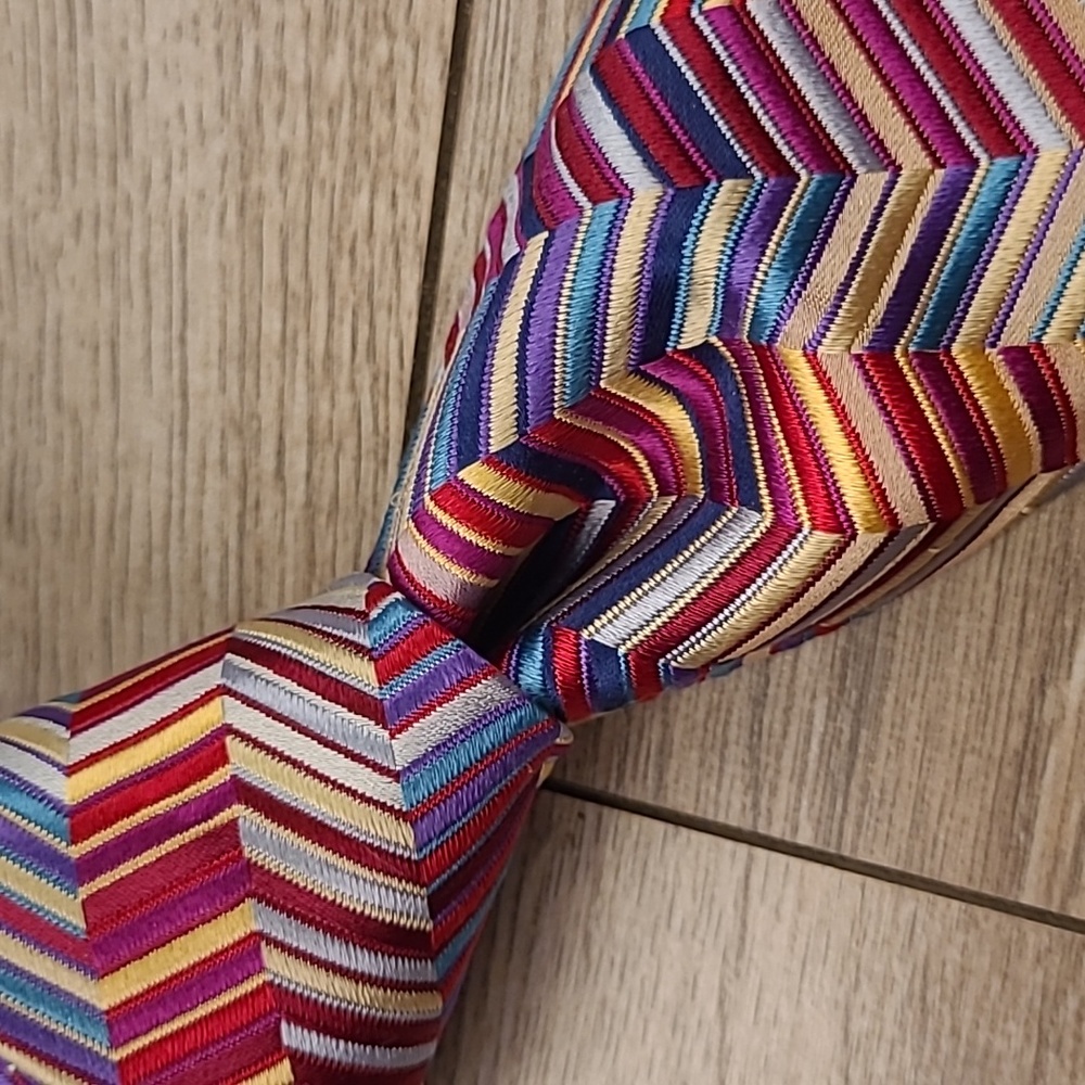 DUCHAMP London Metallic Multicolor Zig Zag Striped Pattern Silk Tie RARE NEW‎